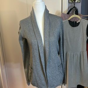 🐾4 for $20 banana, Republic, metallic silver, gray cardigan